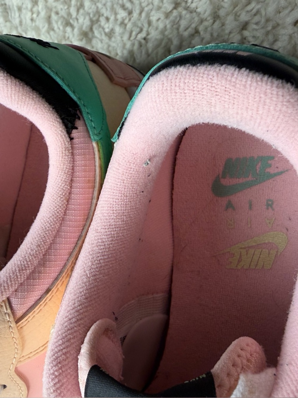Women’s 8 Nike Air Force 1 Tennis Shoes - Picture 4 of 12